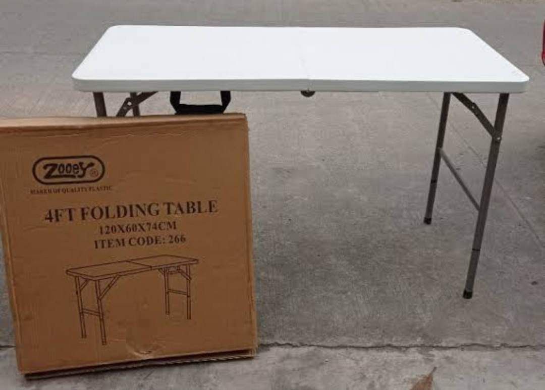 Zooey folding table hotsell