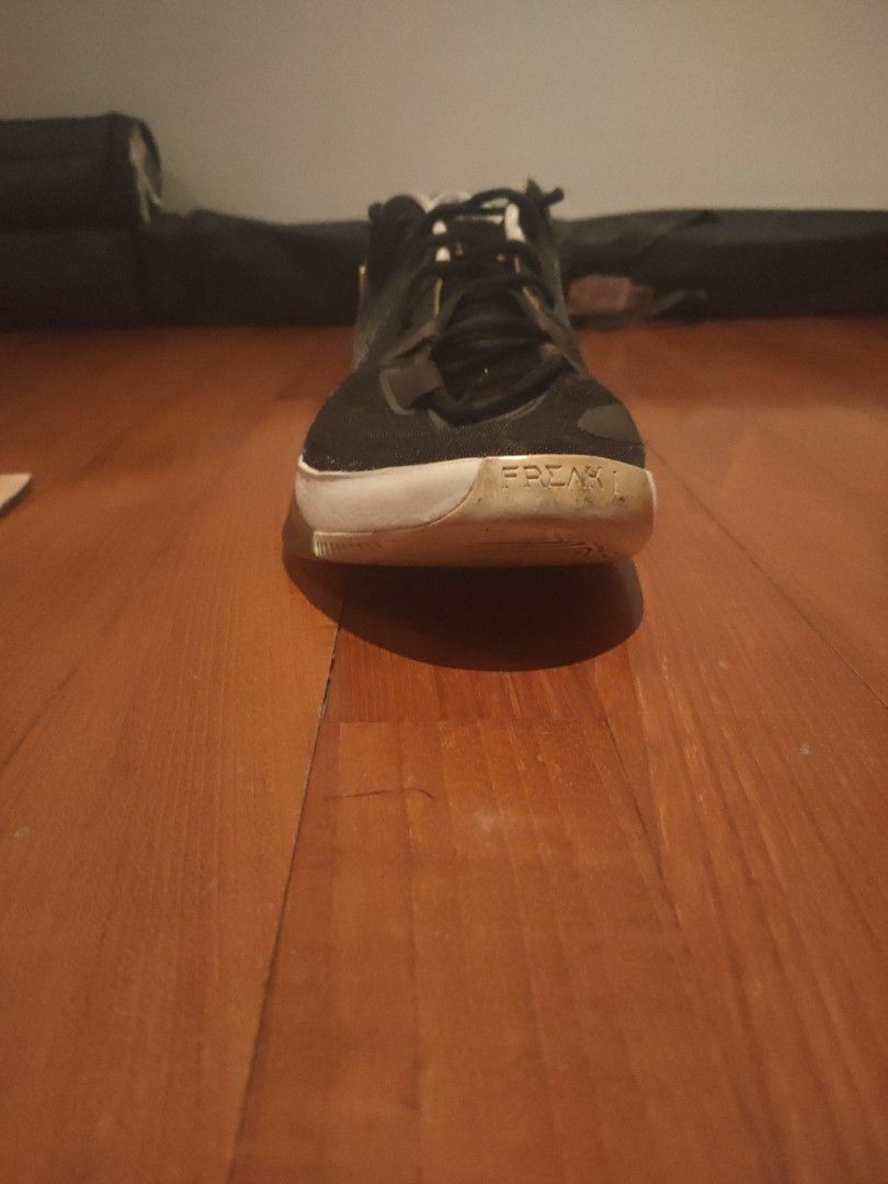 Zoom Freak 1
