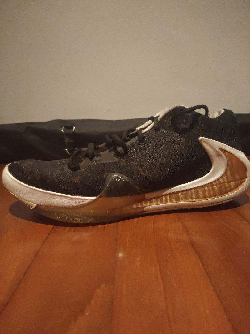 Zoom Freak 1