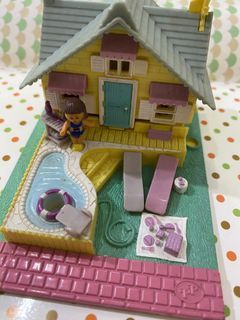 1993 Polly Pocket  Summer House
