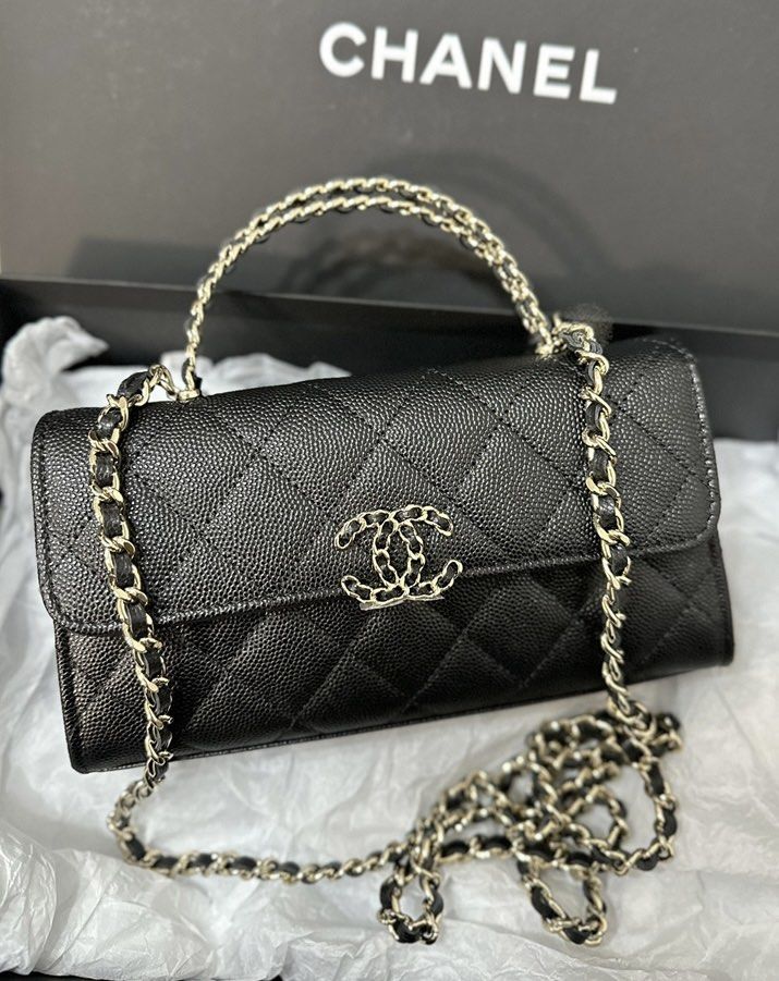 全新現貨2023 Chanel 23P Kelly Handle Flap Bag 魚子皮小廢包手袋Handbag, 名牌, 手袋及銀包-  Carousell