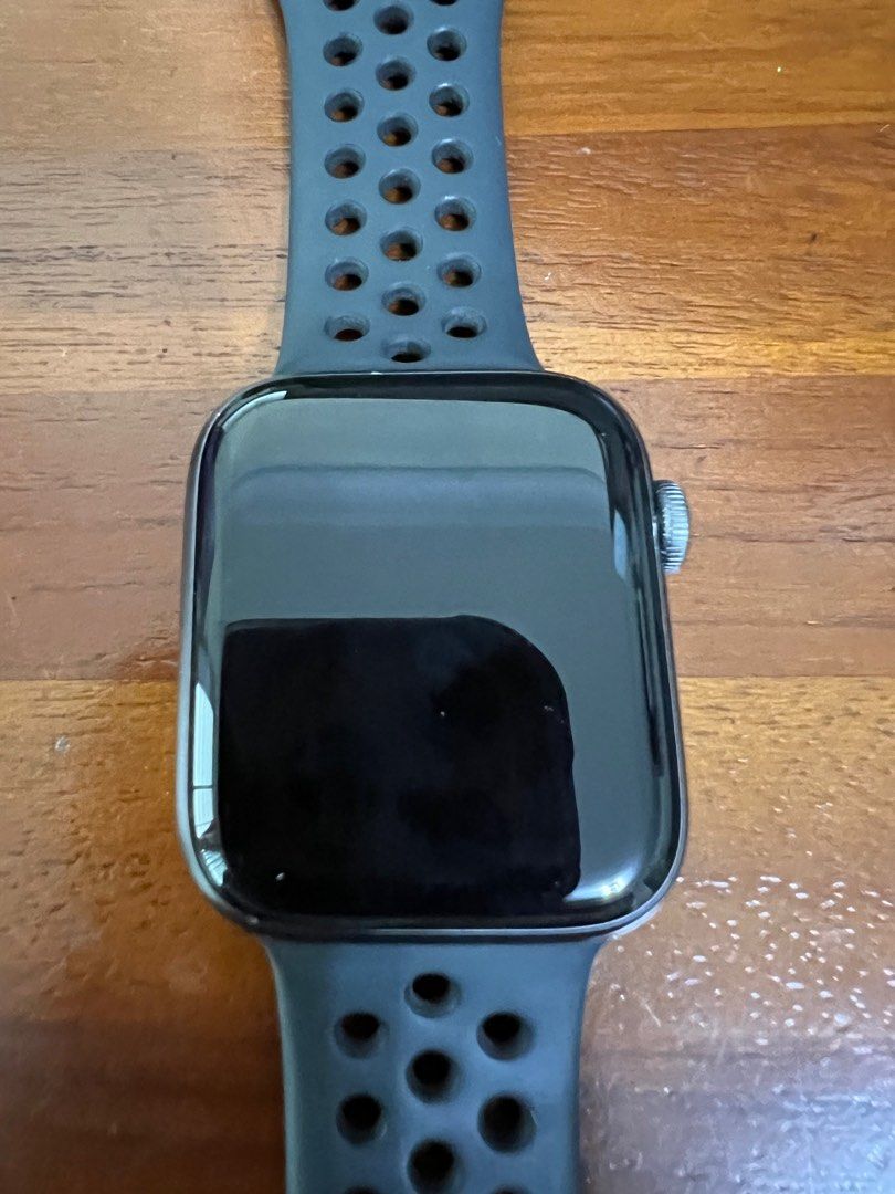 Apple watch series 4 nike black clearance