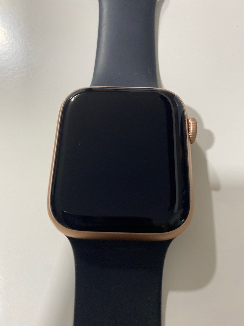 Apple watch series 5 gps 44mm gold aluminium store case