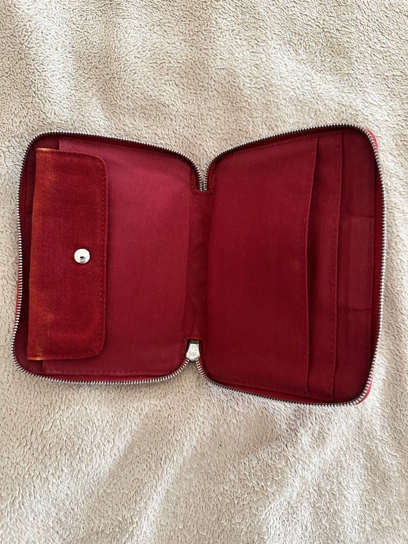 Authentic Hermes zip around wallet (Category: Luxury Bags & Wallets) located in Taguig. Submitted by miles73 (Listing ID 1215331161, Image 3). Description: LOW BALLERS WILL NOT BE ENTERTAINED .