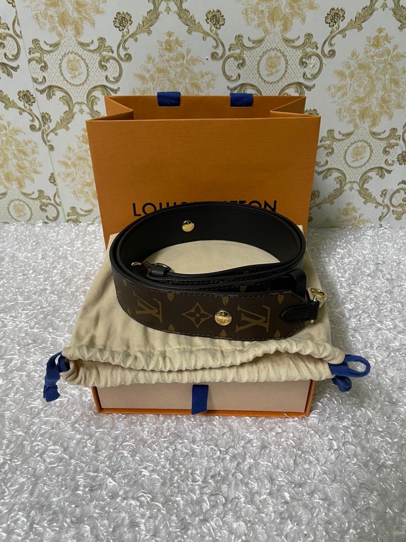 Authentic Louis Vuitton Brown Monogram Canvas Leather Essential V