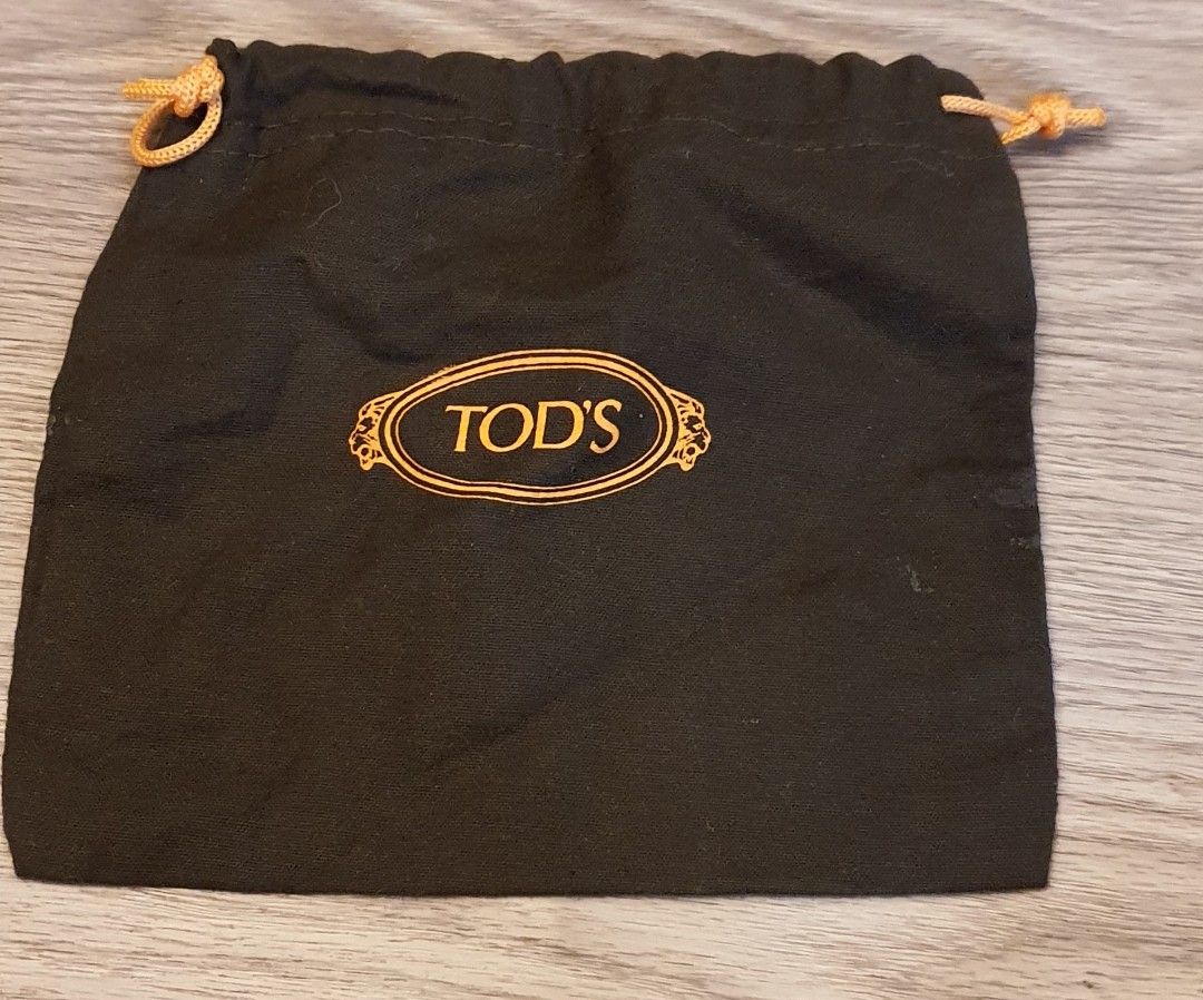 Authentic tods dust bag for short wallet (Category: Luxury Bags & Wallets) located in Cavite. Submitted by ohmie23 (Listing ID 1215480380, Image 1). Description: Authentic tods dust bag for short wallet.