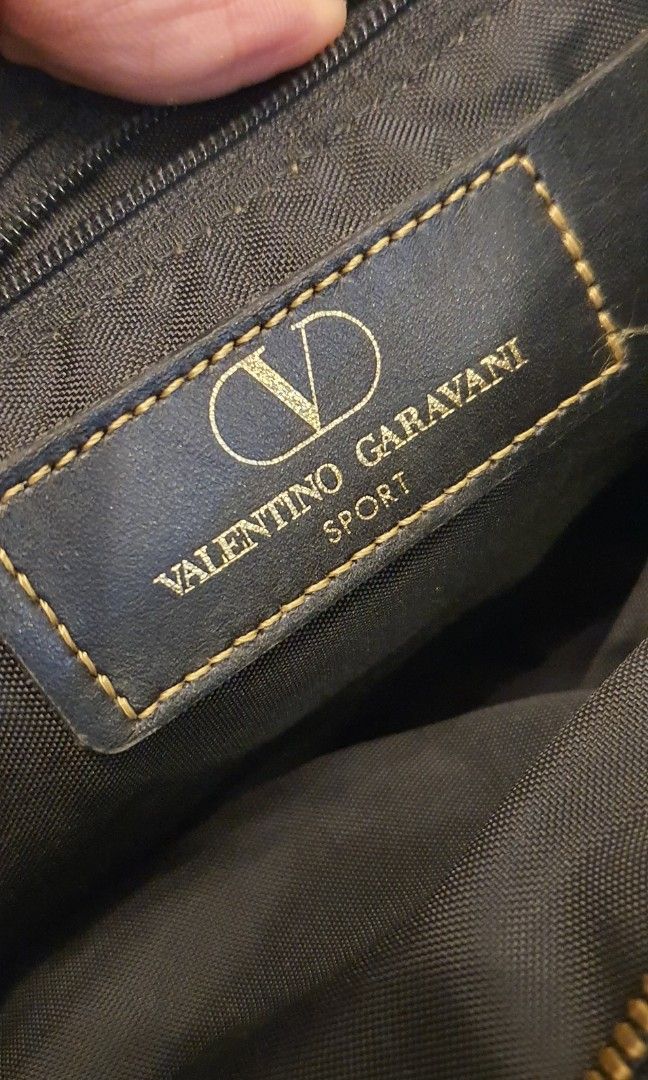 Authentic valentino garavani sport sling bag (Category: Luxury Bags & Wallets) located in Cavite. Submitted by ohmie23 (Listing ID 1215479219, Image 3). Description: Authentic valentino garavani sport sling bag.