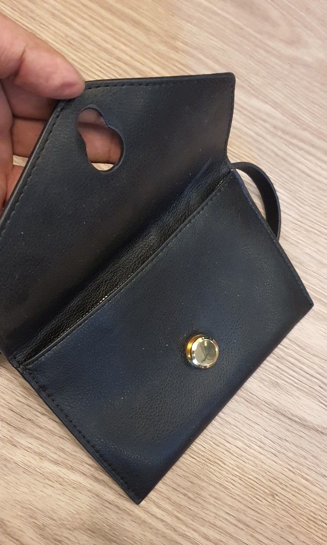 Authentic zara belt bag (Category: Luxury Bags & Wallets) located in Cavite. Submitted by ohmie23 (Listing ID 1215481942, Image 3). Description: Authentic zara belt bag.