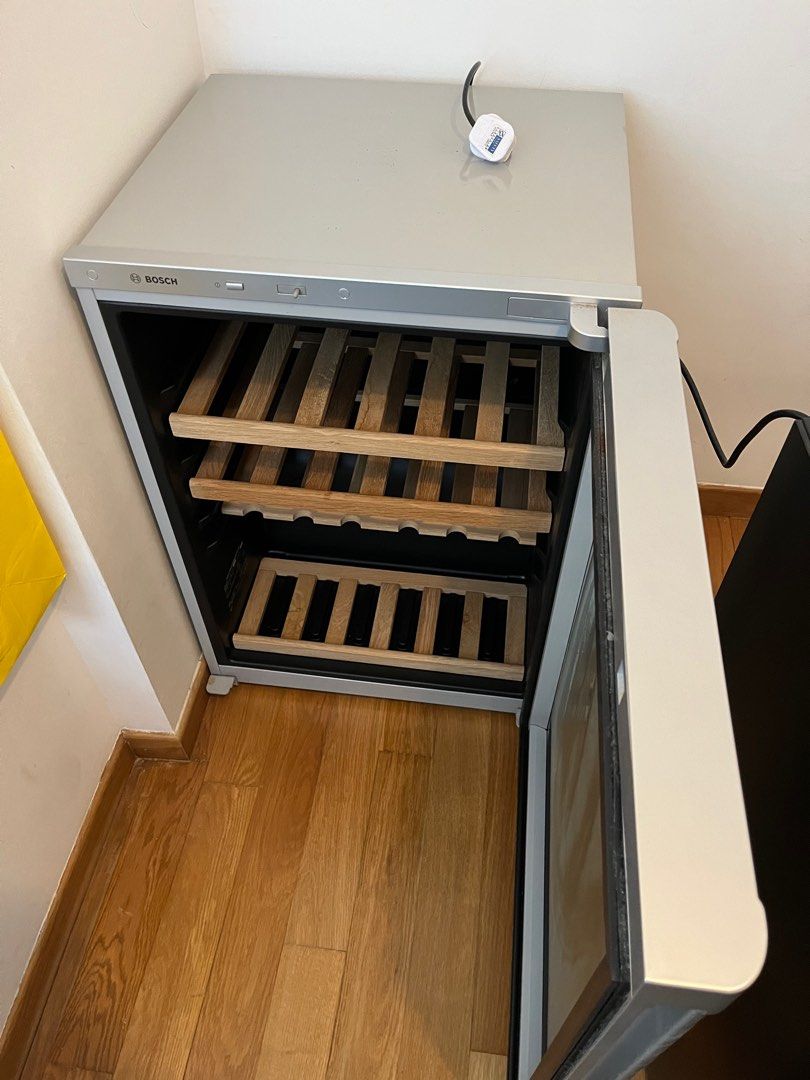 Bosch Wine Fridge / Chiller, TV & Home Appliances, Kitchen Appliances, Wine Cellar & Storage on