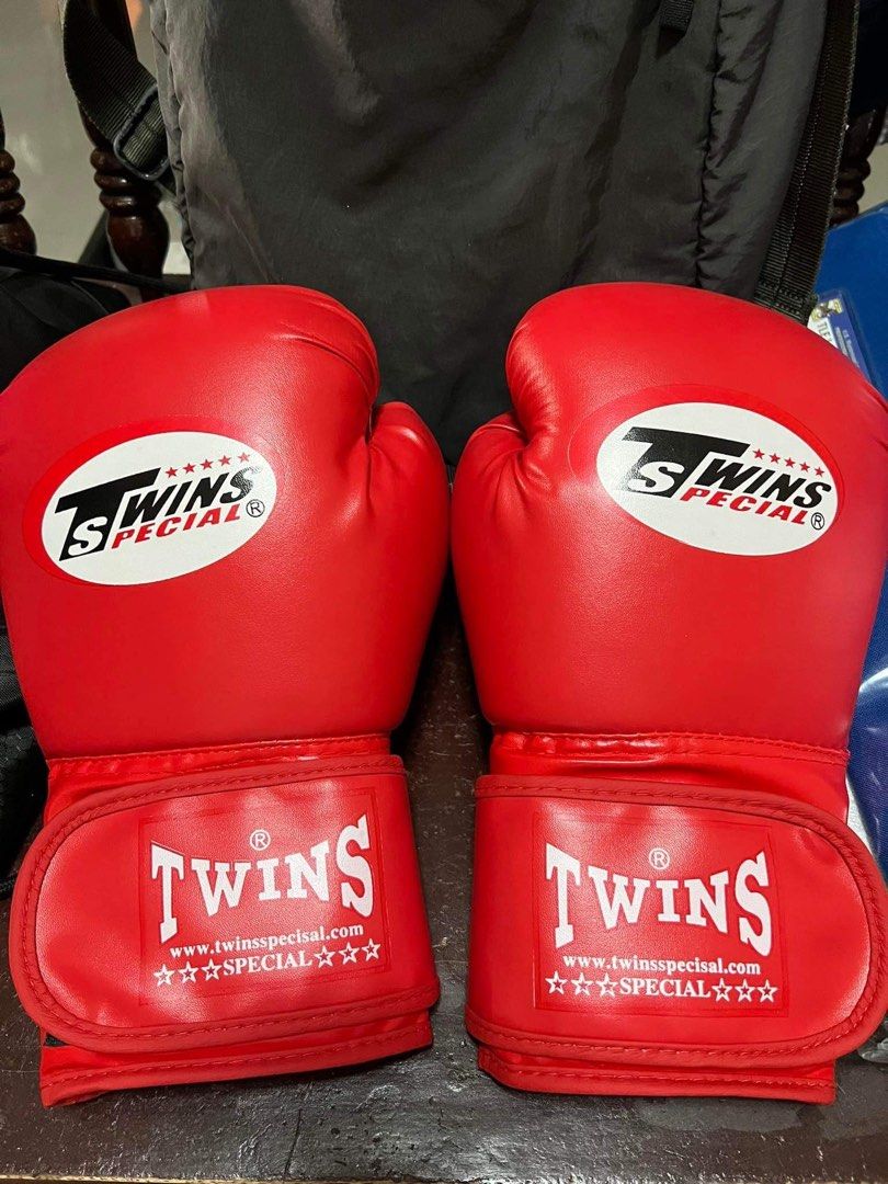 Boxing Gloves 12oz, Sports Equipment, Sports & Games, Combat Sports on