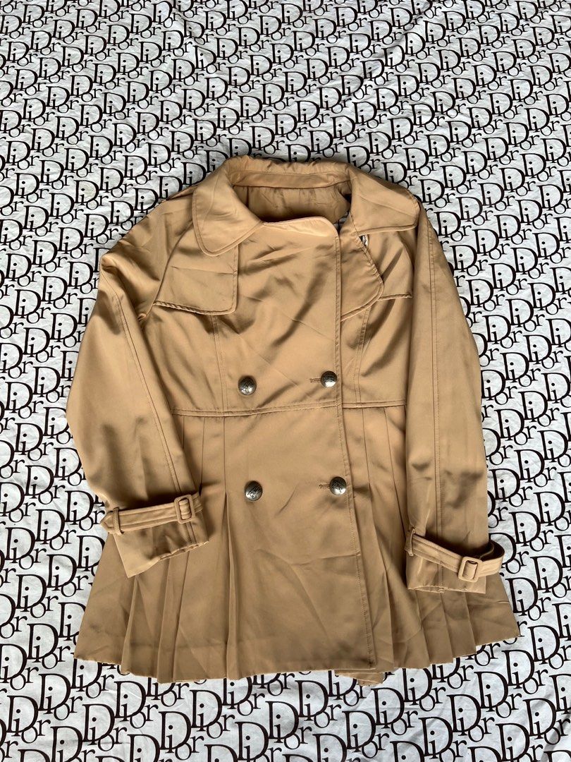 Burberry Plaid Trench Coat, Luxury, Apparel on Carousell
