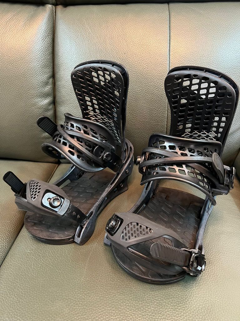 Burton bindings 男裝M size, 運動產品, 其他運動配件- Carousell