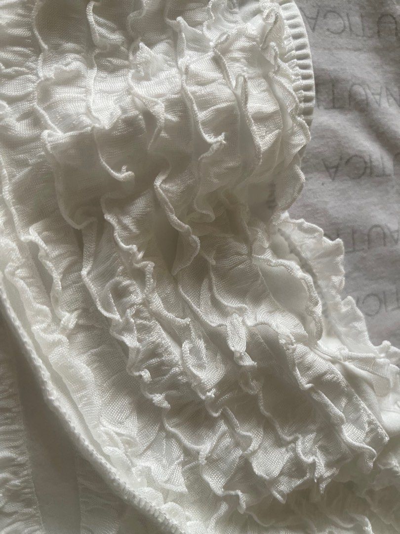 coquette top old money (Category: Blouses) located in Baybay. Submitted by tsaki (Listing ID 1215387840, Image 3). Description: super fancy looking 🥹🥹 much prettier irl!! very greek goddess ^^ size XS / S.