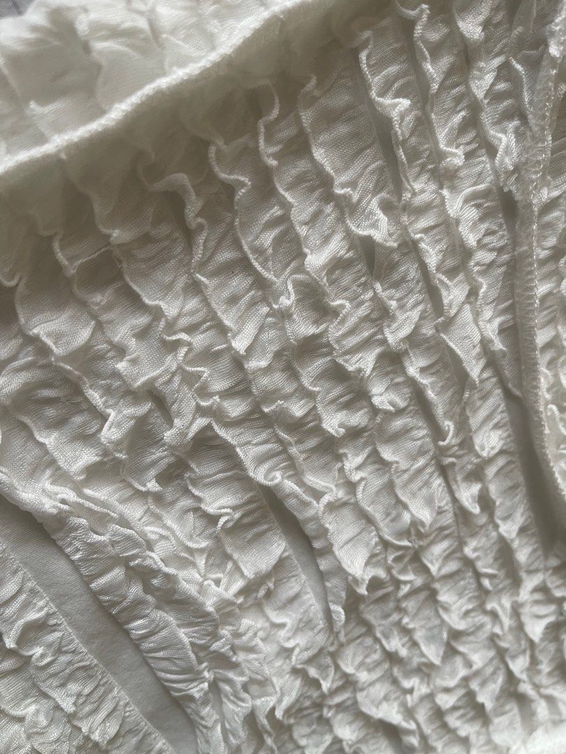 coquette top old money (Category: Blouses) located in Baybay. Submitted by tsaki (Listing ID 1215387840, Image 2). Description: super fancy looking 🥹🥹 much prettier irl!! very greek goddess ^^ size XS / S.