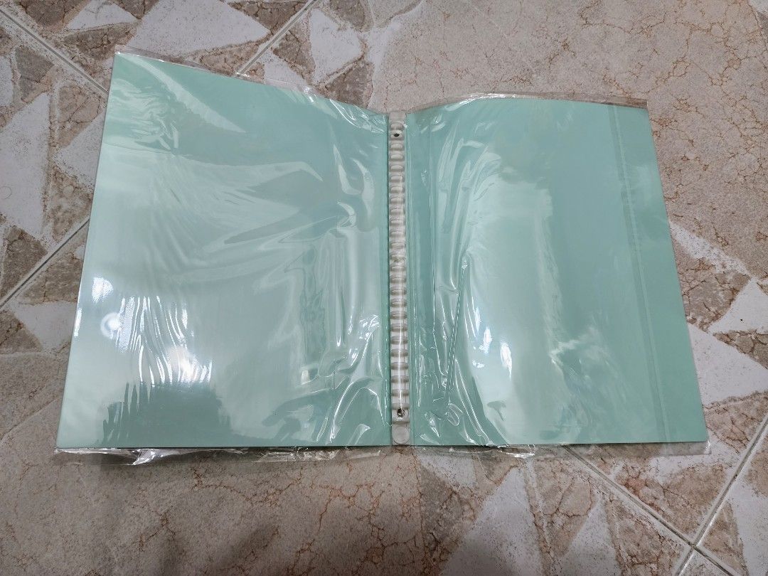 Daiso B5 Loose Leaf Folder, Hobbies & Toys, Stationery & Craft