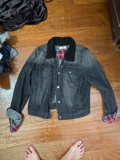 (Category: ) located in . Submitted by elis0608 (Listing ID 1215407903, Image 1). Description: .