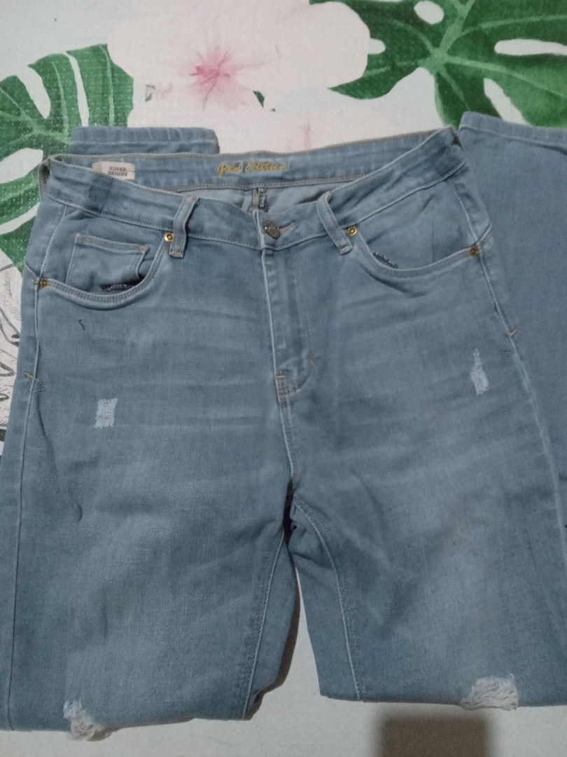Dickies 32 in Gold Edition, Women's Fashion, Bottoms, Jeans on Carousell