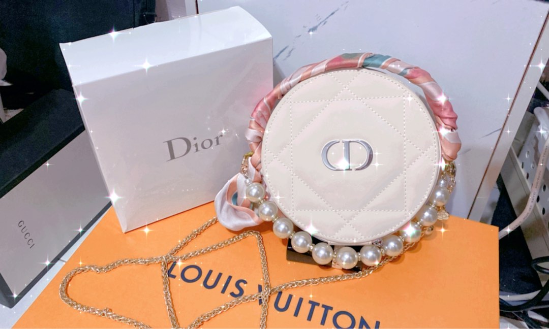 Christian dior cheap round bag