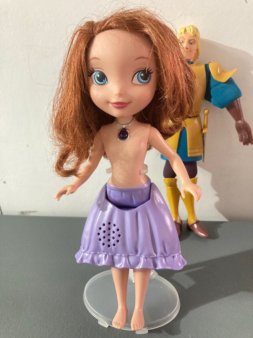 Disney Junior Sofia The First Talking Doll (Category: Kids Toys) located in Echague. Submitted by tentenheartph (Listing ID 1215361822, Image 1). Description: preloved toys from Canada wysiwyg Disney sofia no tops wysiwyg some paint chips still singing Disney sofia doll .