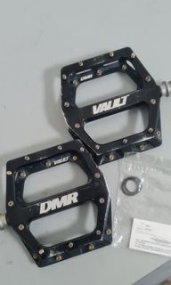 DMR vault pedal black