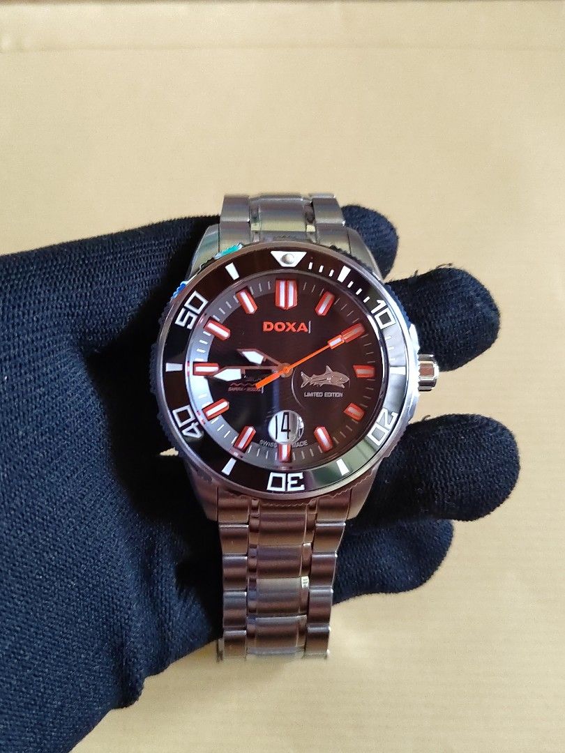 DOXA Shark Ceramic XL