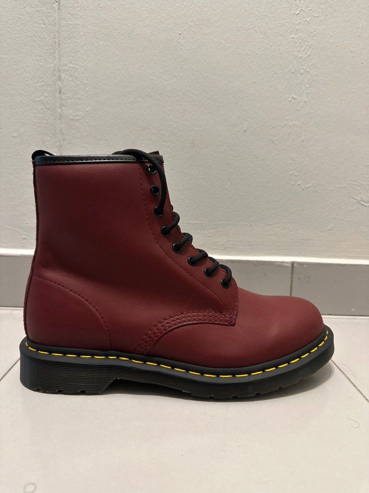 Dr airwalk clearance martens