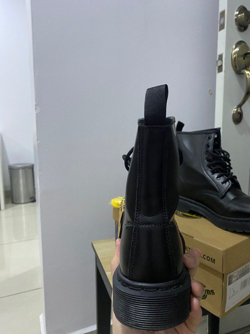 Martens discount all black