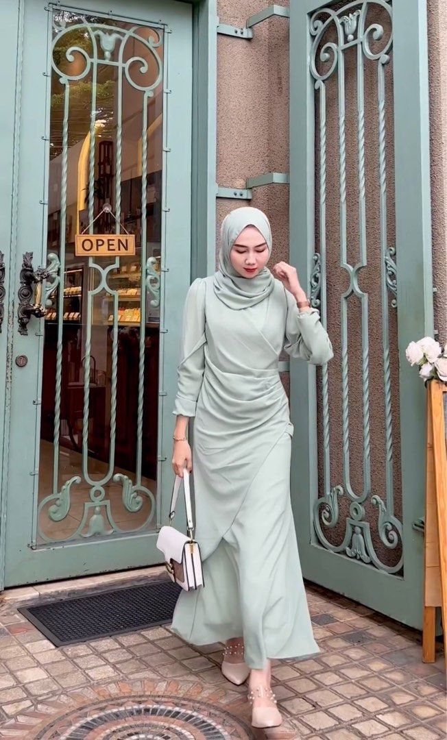 Bridesmaid on sale dresses muslimah