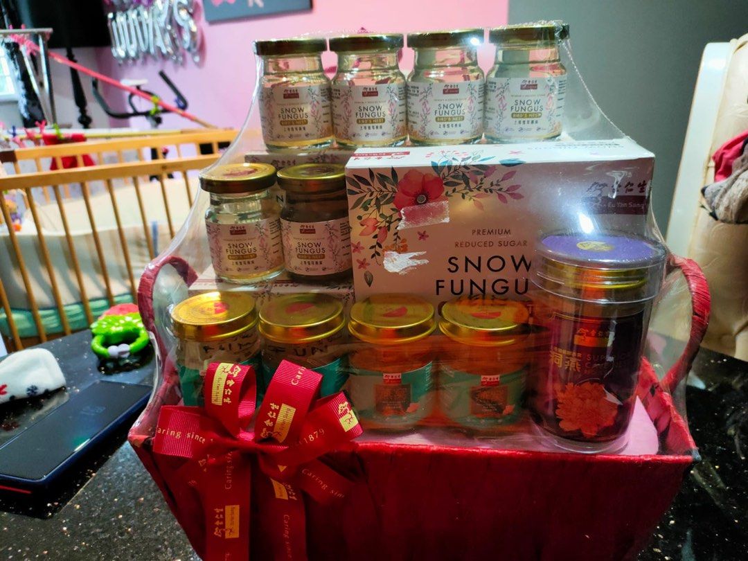 Eu Yan Sang Hamper snow fungus bird nest set, Food & Drinks, Gift