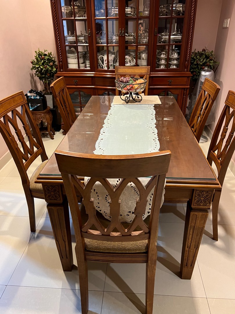 Fella Design Dining table 6 chairs