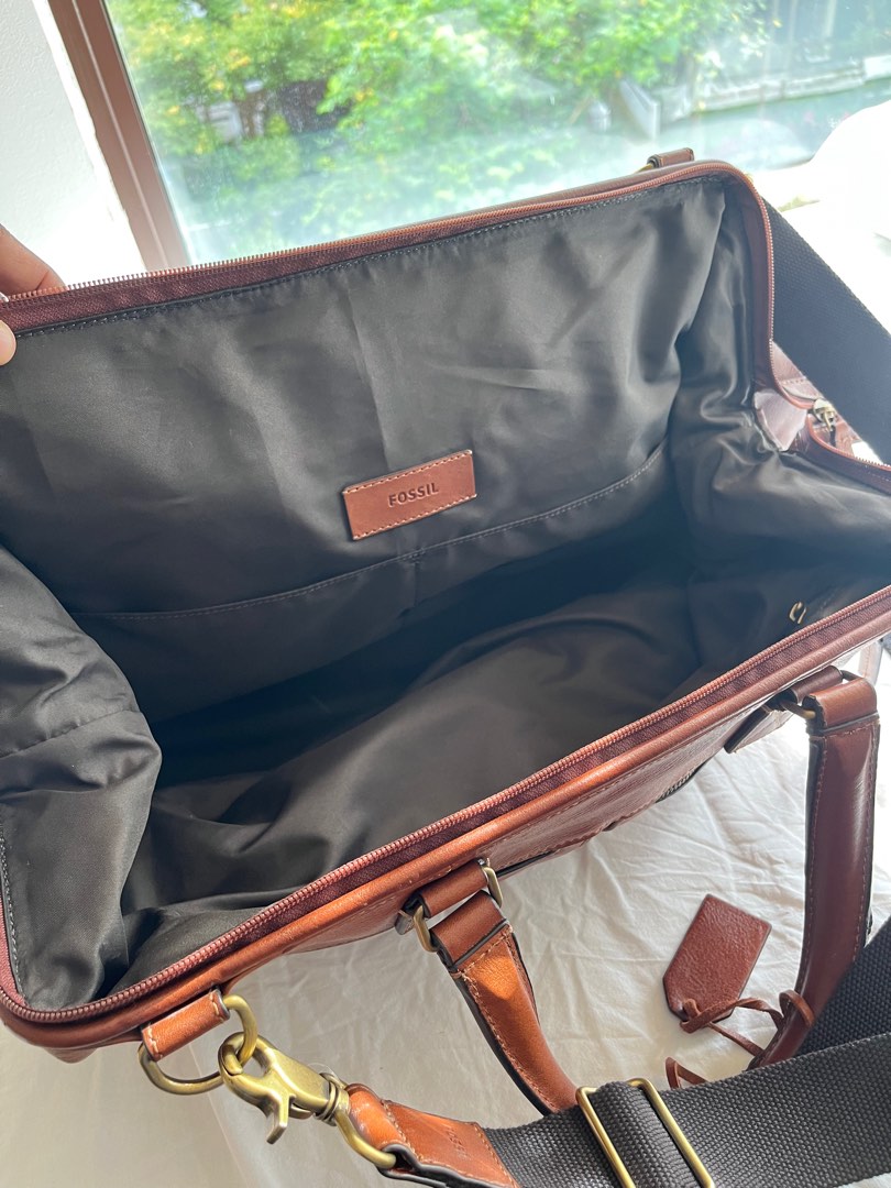 Fossil on sale travel bag