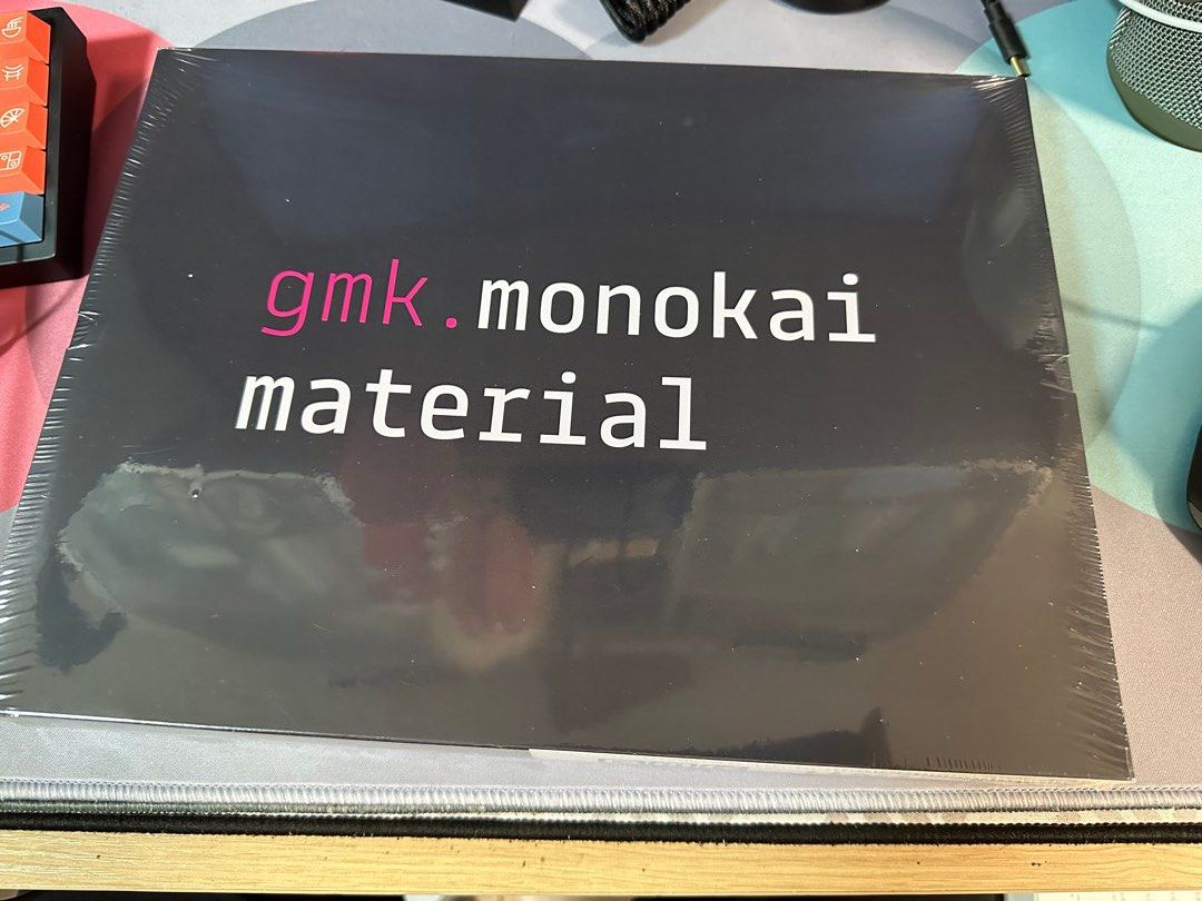 全新未拆Gmk monokai material base kit, 興趣及遊戲, 玩具& 遊戲類