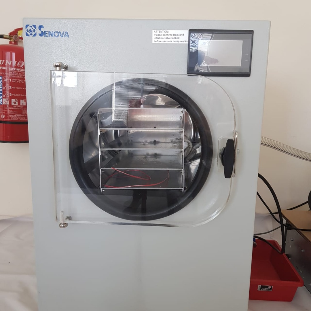 Good Conditioned Commercial Freeze Dry Machine, TV & Home Appliances