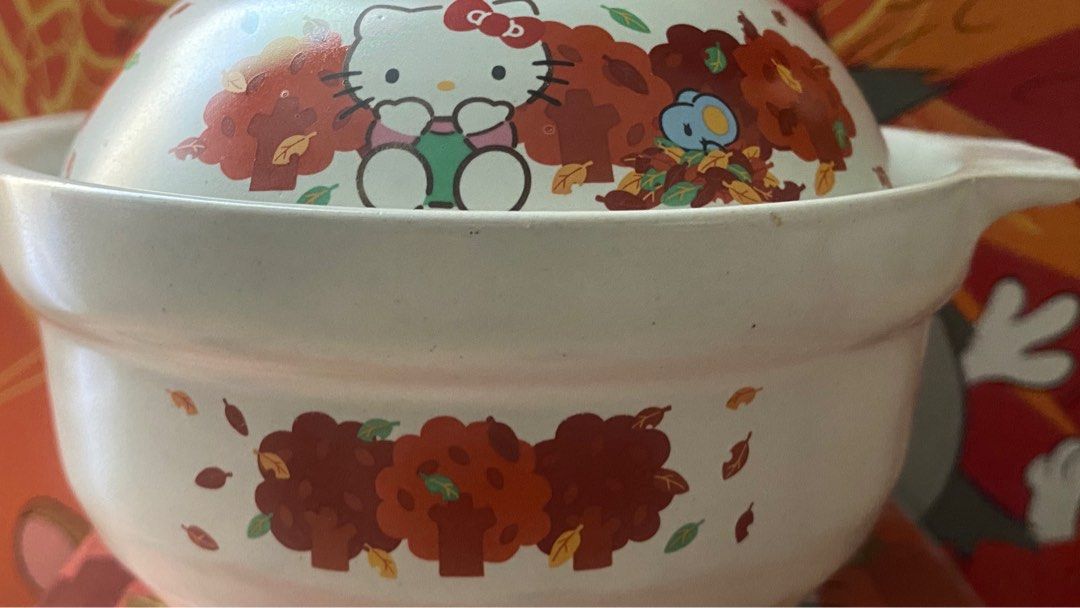 Hello Kitty Hot Pot, Food & Drinks, Homemade Bakes on Carousell