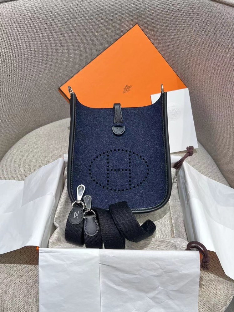 Hermes BNIB Mini Evelyne Felt/Swift