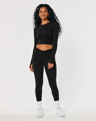 Hollister black crop top deals