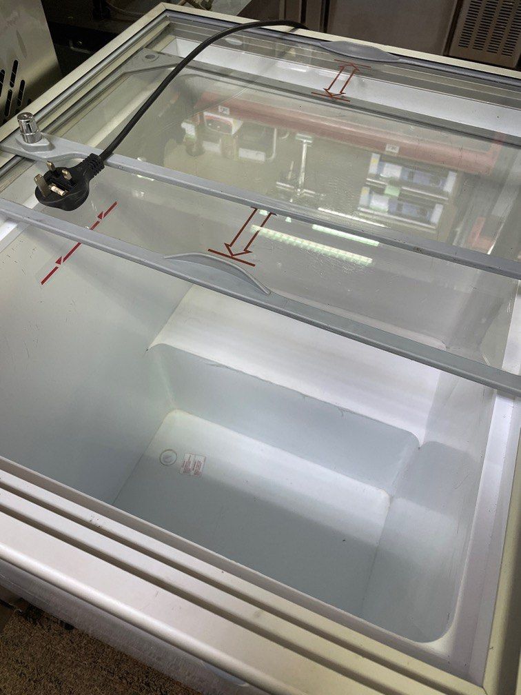 Ice cream chest freezer / chest freezer, TV & Home Appliances, Kitchen