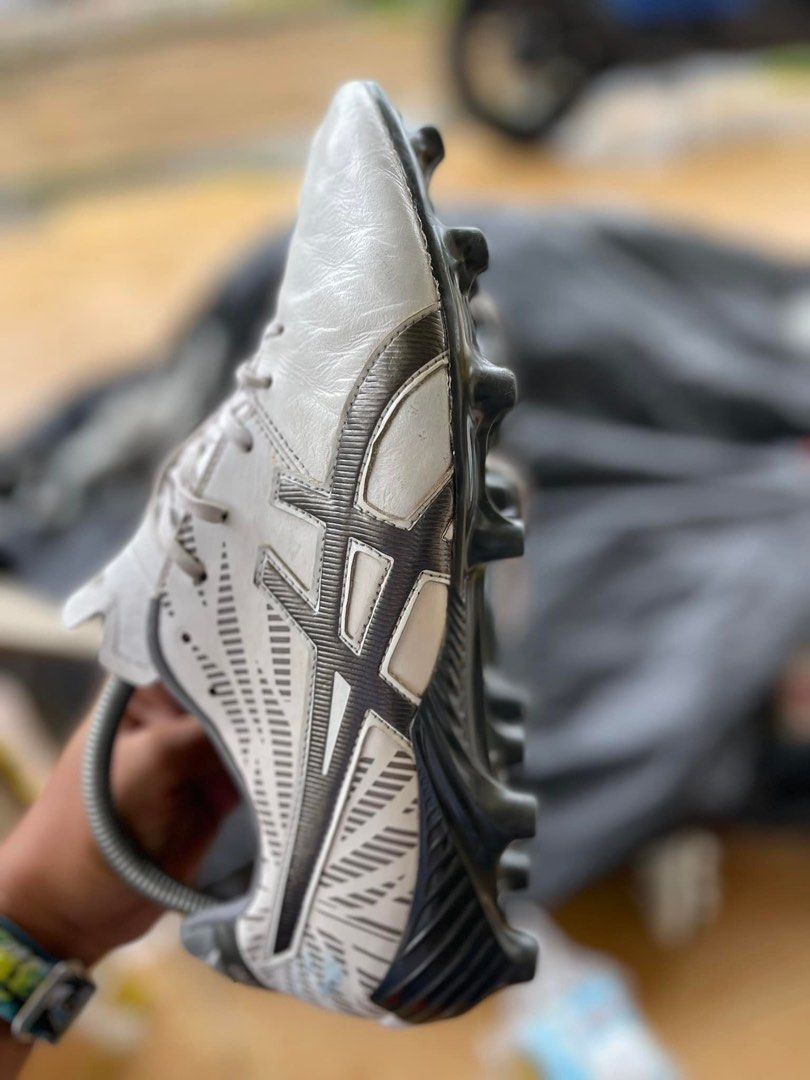 Kasut new arrivals bola asics