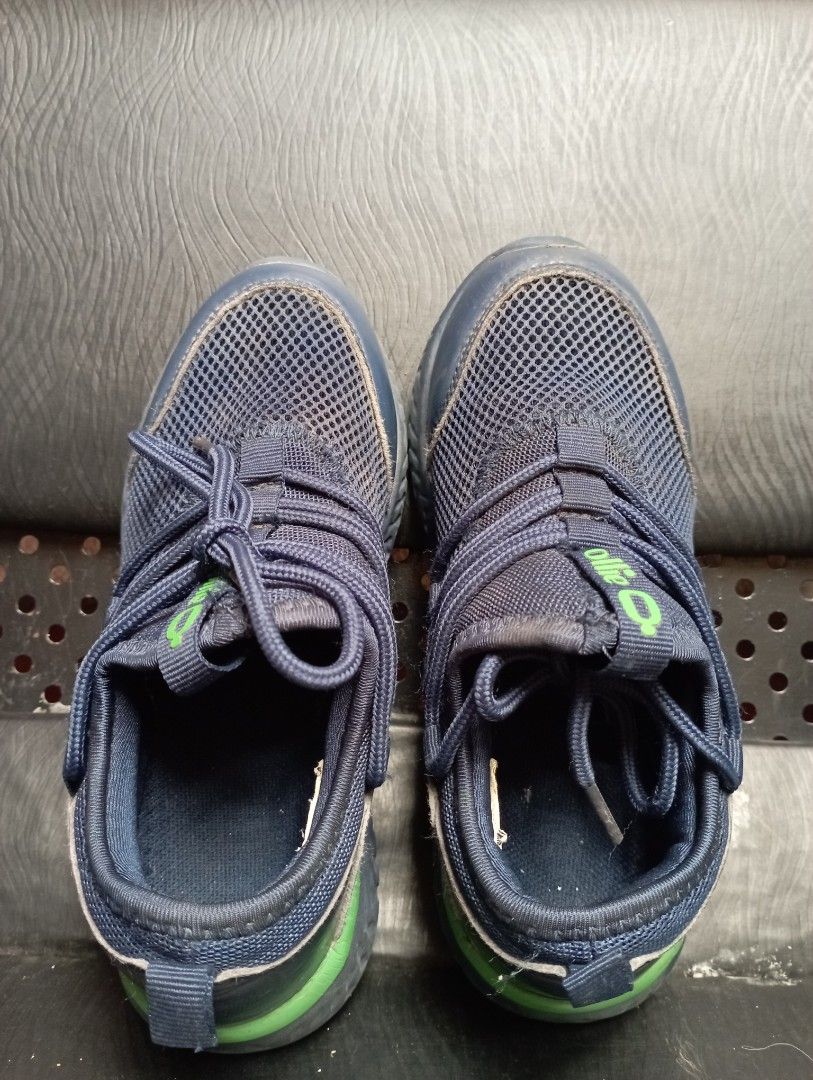 33 in kids shoes online