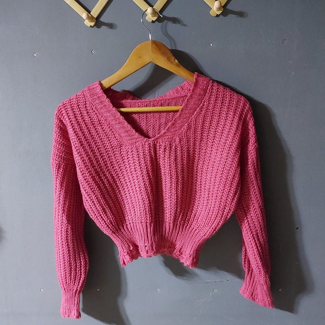 Knitted long sleeve (Category: Longsleeves) located in Makati City. Submitted by crisfb (Listing ID 1215425717, Image 1). Description: used onced. fit for small to med.