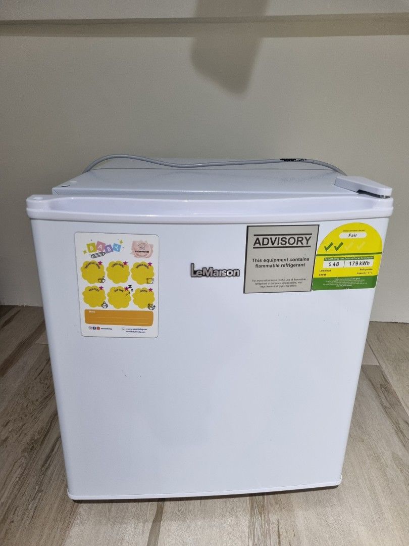 Lemaison 47L Mini fridge/freezer, TV & Home Appliances, Kitchen