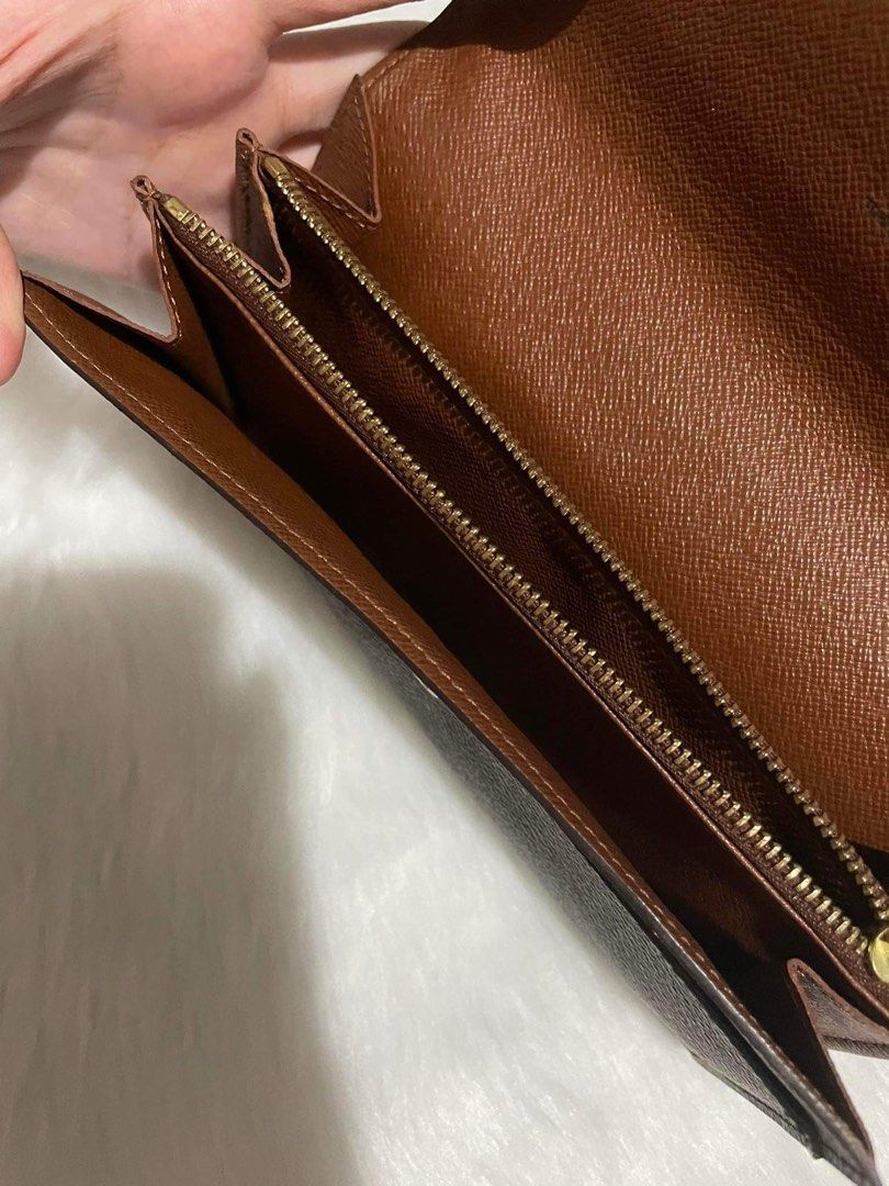 Louis Vuitton Sarah Wallet (Category: Luxury Bags & Wallets) located in Mandaluyong City. Submitted by agdeclutter (Listing ID 1215483050, Image 3). Description: Louis Vuitton Sarah Wallet Monogram canvas Gold color hardware Zipped coin pocket Size: 19 x 10.5 x 2.5 cm (l x H x W) Almost new, used several times only. RFS: Rarely used and I got a new wallet PS: all items posted on my page are original/authentic. Not a fan of fake items. #LV #LouisV