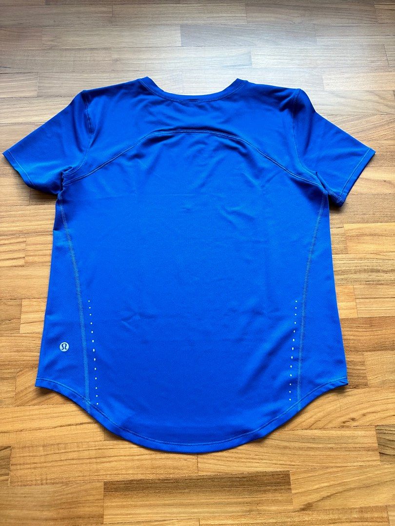 Size 4. NWT Lululemon High Neck Running and Training T-Shirt high neck run  and train tee size 4 in symphony blue, Women's Fashion, Activewear on  Carousell