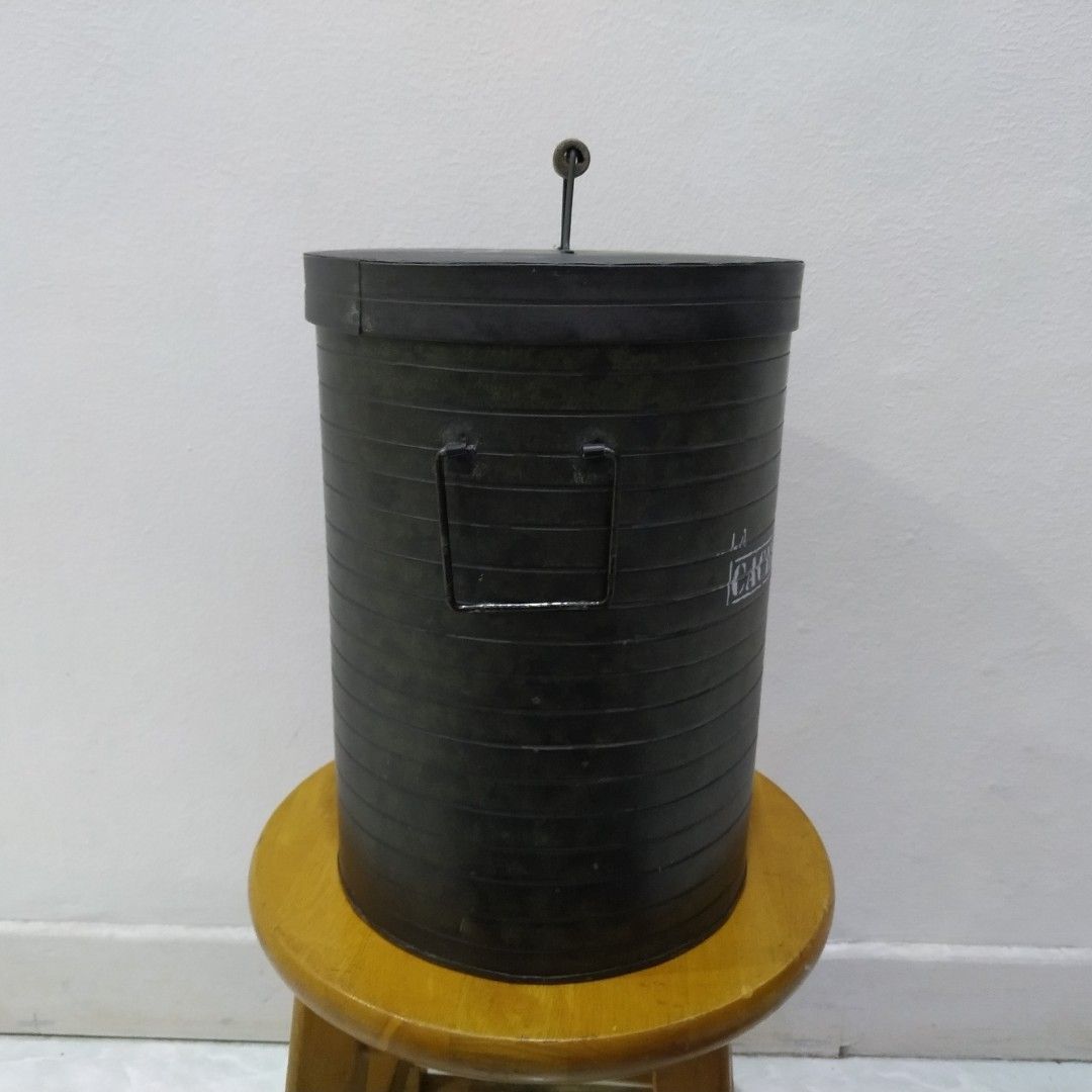 Metal Bin With Lid Vintage, Hobbies & Toys, Collectibles & Memorabilia
