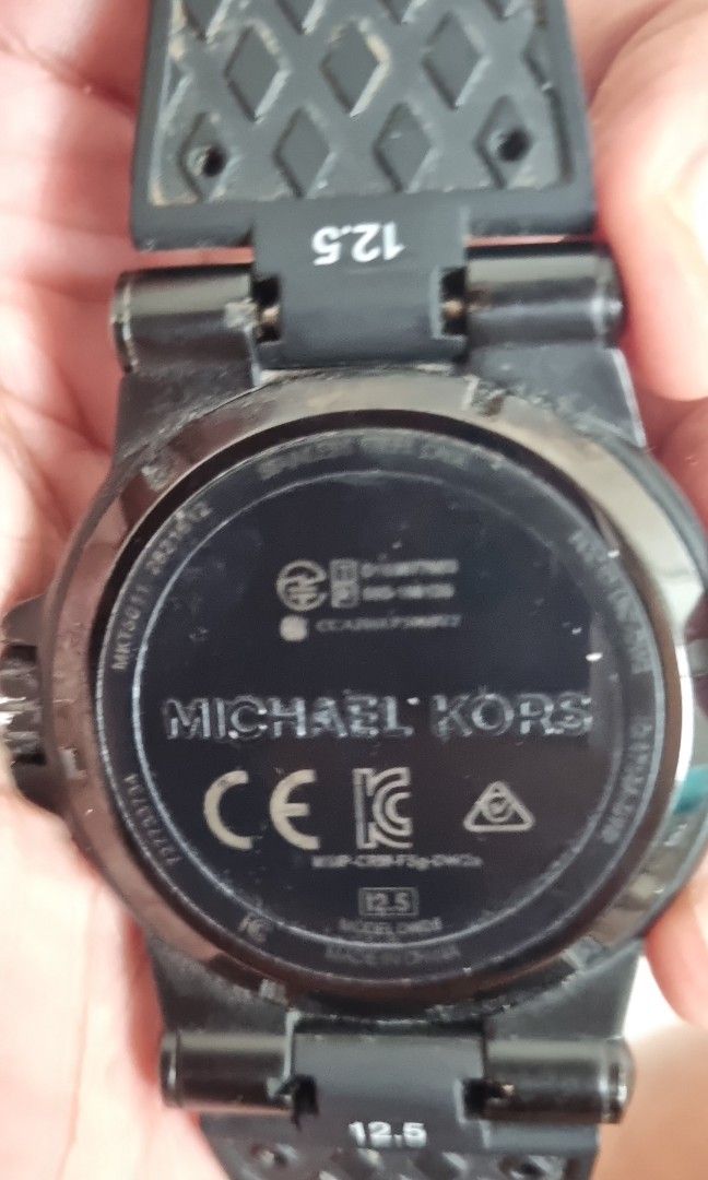 Michael kors cheap smartwatch mkt5011