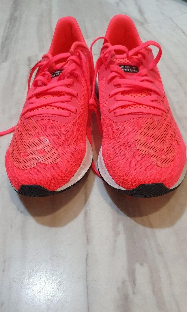 Red running shoes top womens