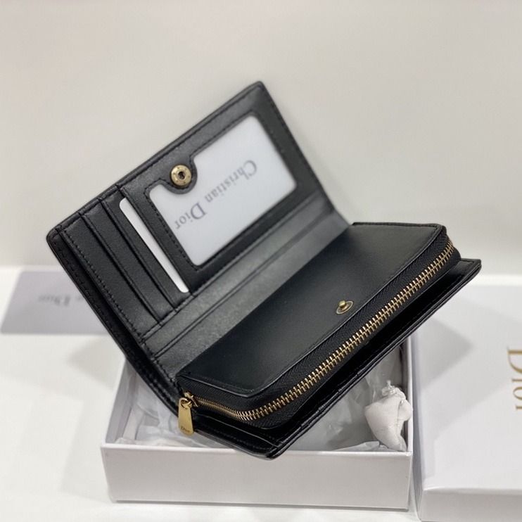 Dior 30 Montaigne Compact Wallet (SHG-36674) – LuxeDH