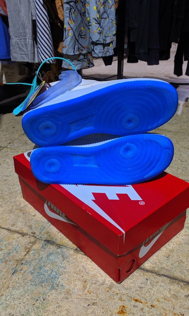 colour changing nike trainers