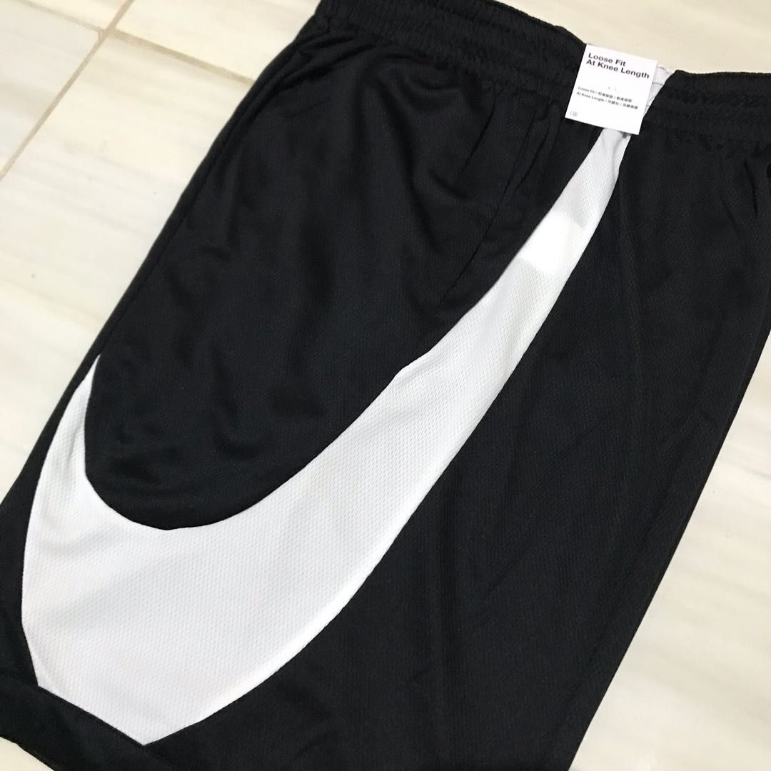 short nike big swoosh