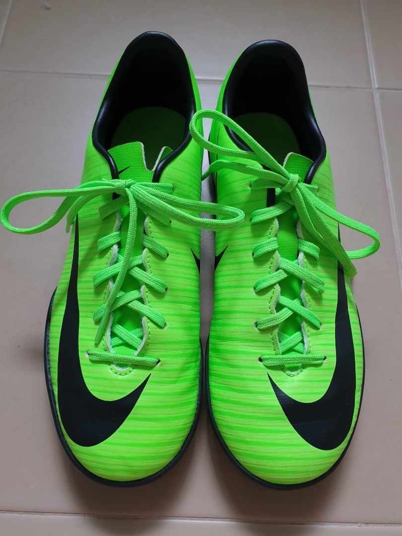 junior nike football boots with sock